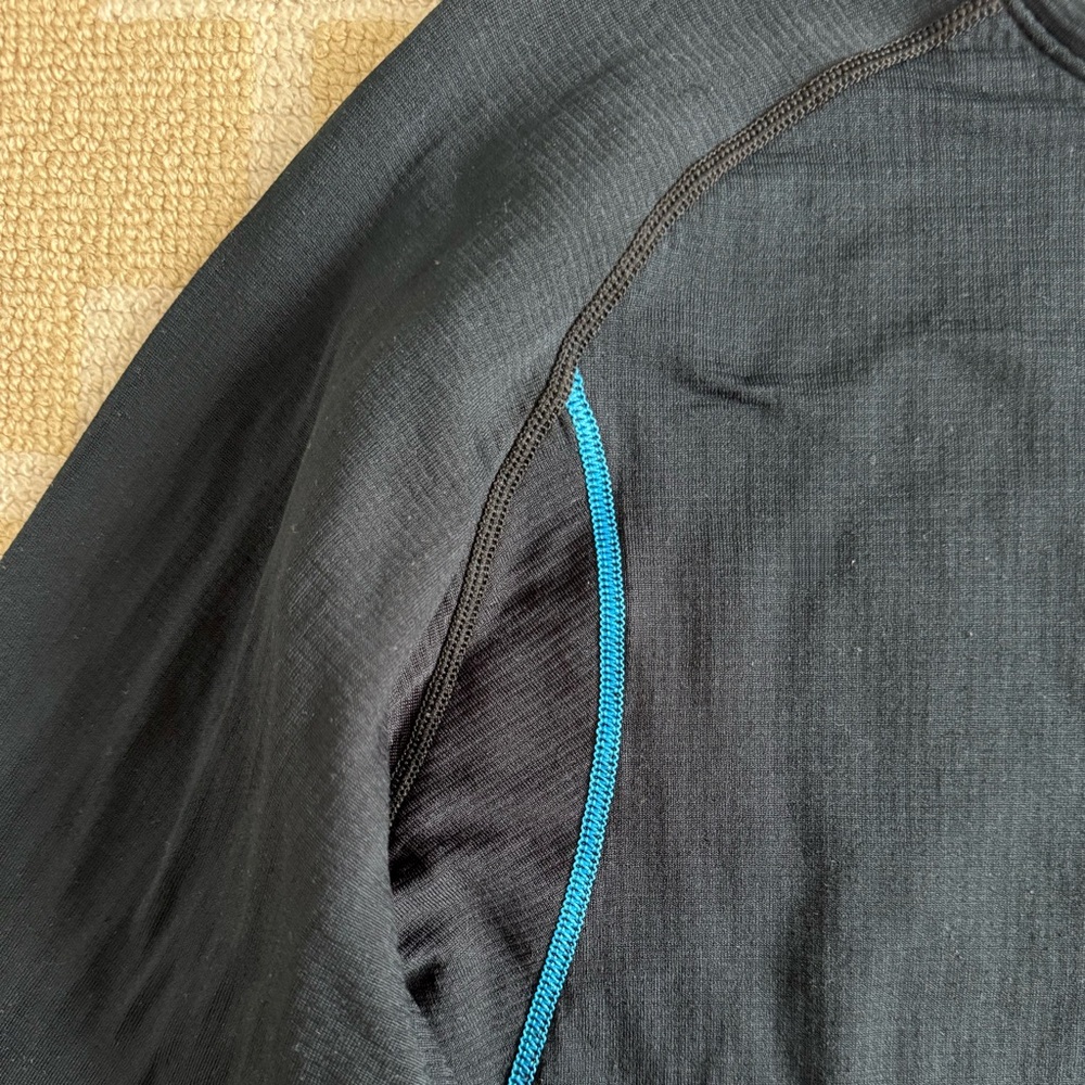 Under Armour Base 2.0 Thermal Base Layer Top Ski Hiking Black Athletic Large - Picture 7 of 8